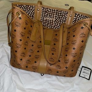 MCM REVERSIBLE MEDIUM VISETOS TOTE BAG